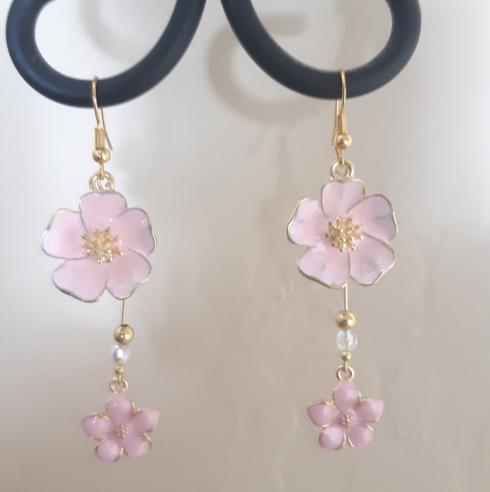 Dangle Flower Earrings - Picture 5 of 6